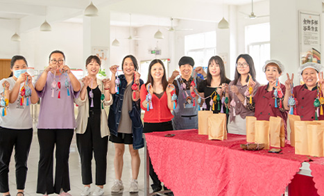 员工眷注  爱在w88win中文手机版